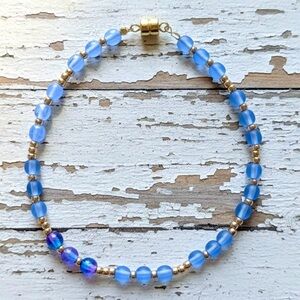 Dainty Shades of Blue & Gold Toned Beaded Bracelet